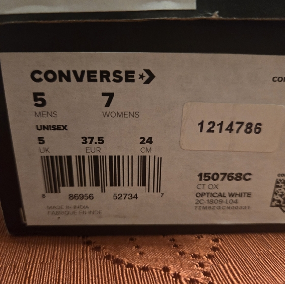 Convers  white size 7 - Picture 2 of 3